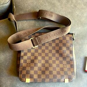 Sacoche luis vuitton